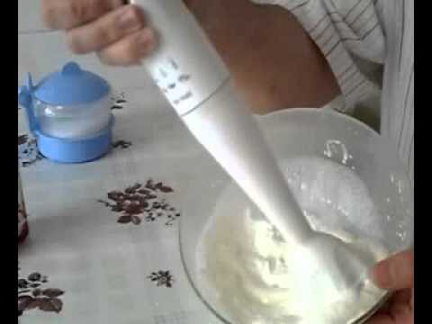 Receta f&aacute;cil: C&oacute;mo montar nata con batidora com&uacute;n