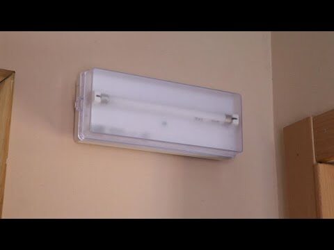 Montaje de luz de emergencia: Gu&iacute;a pr&aacute;ctica
